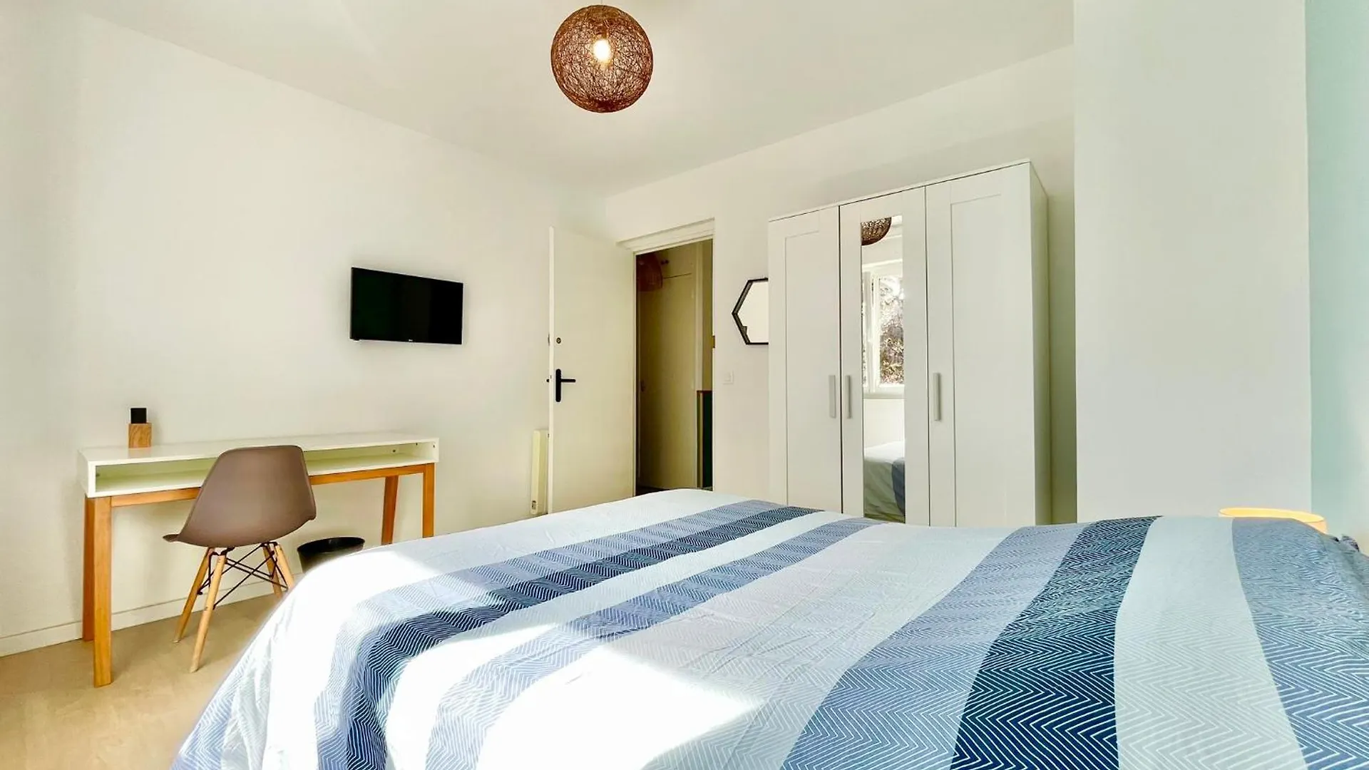 Smile Apparts - Appartements - Au Coeur De Lorient - Au Calme - Tout Confort 0*,  Франция
